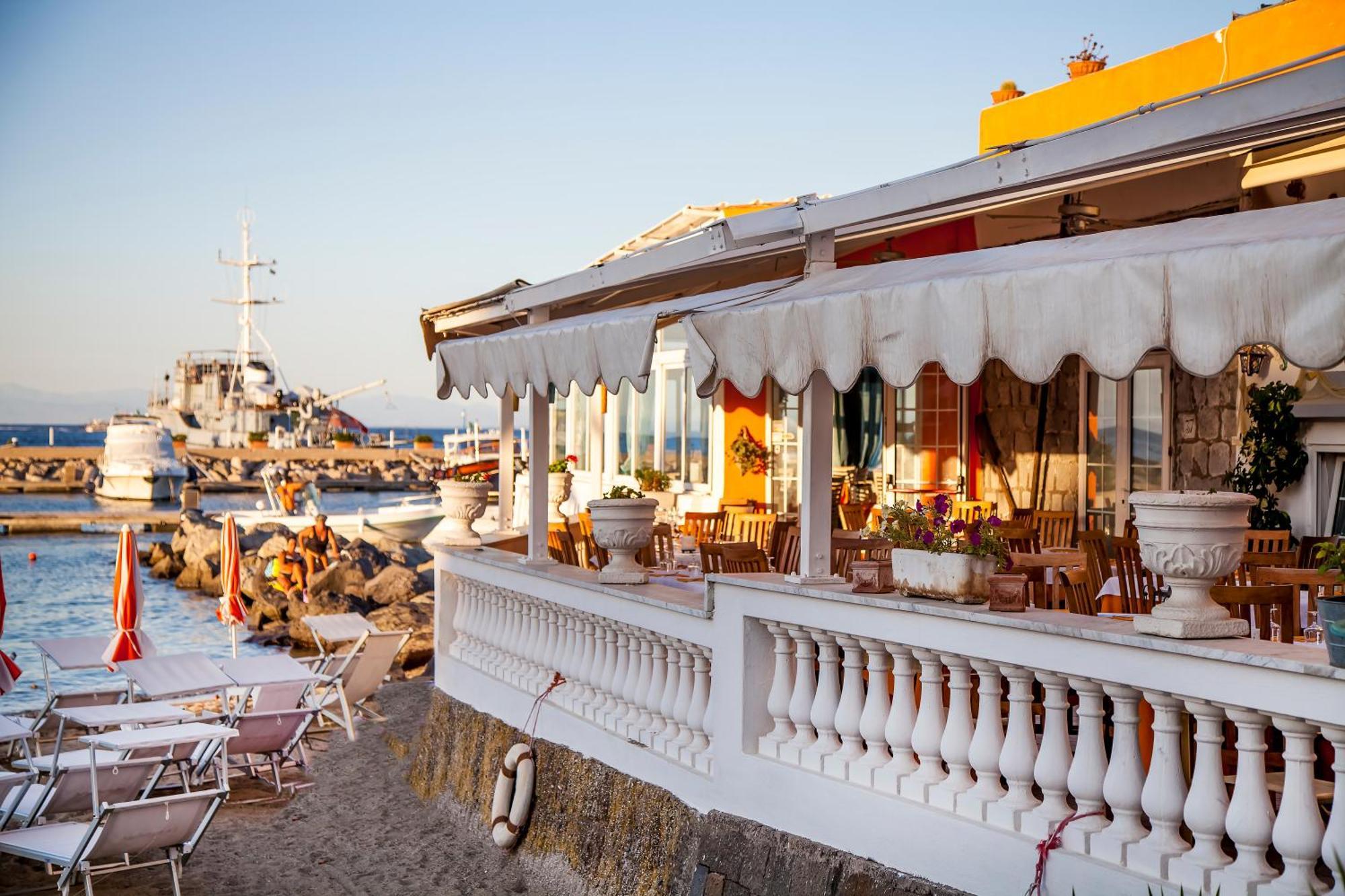 Hotel La Sirenella Lacco Ameno  Екстер'єр фото