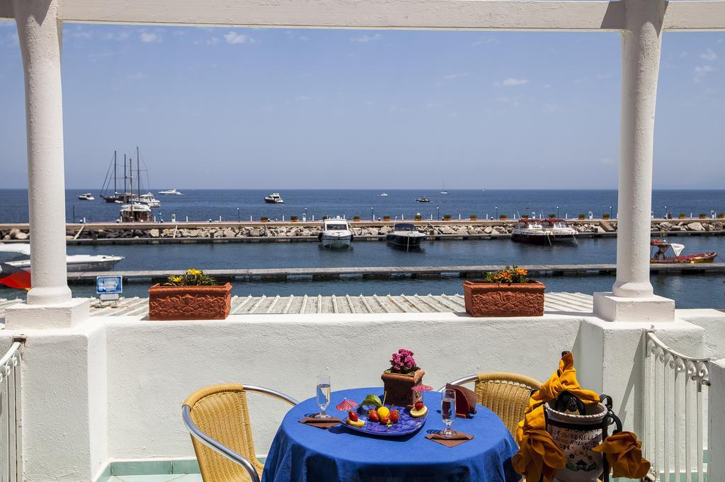 Hotel La Sirenella Lacco Ameno  Екстер'єр фото
