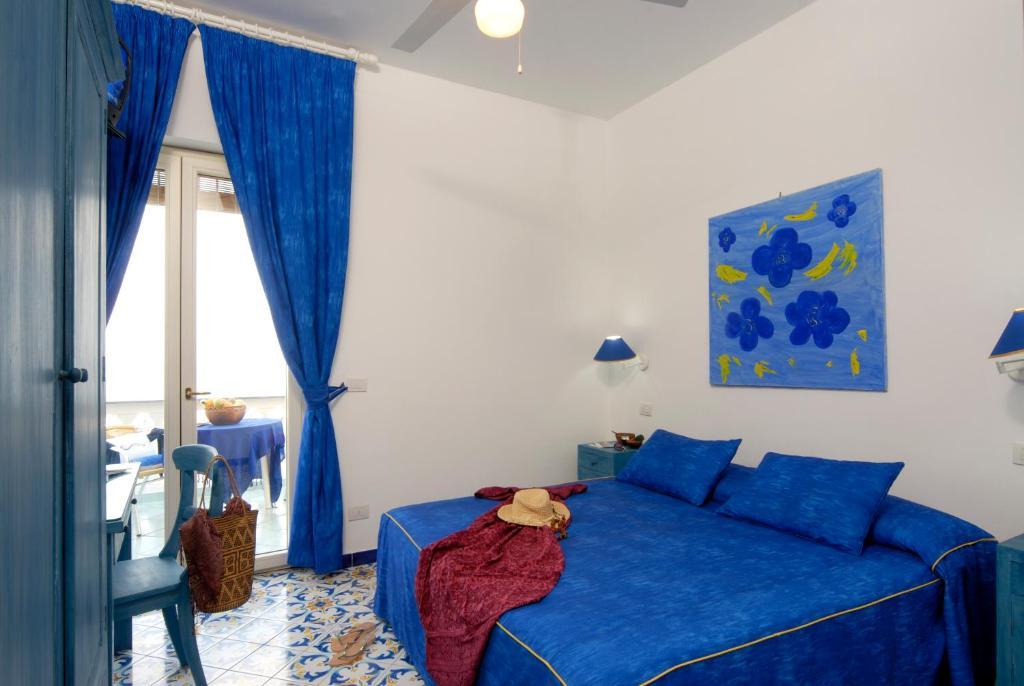 Hotel La Sirenella Lacco Ameno  Екстер'єр фото